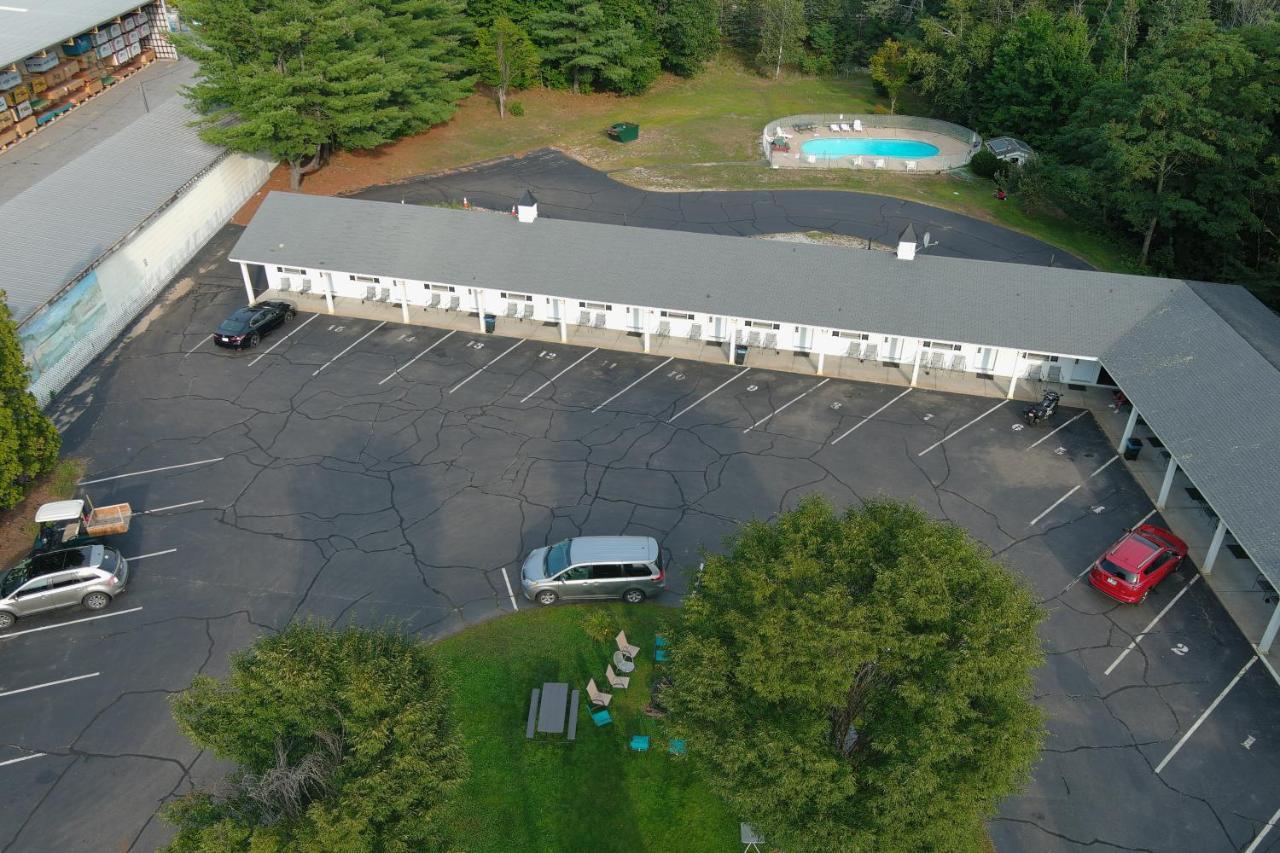 Colonial Motel นอร์ทคอนเวย์ ภายนอก รูปภาพ
