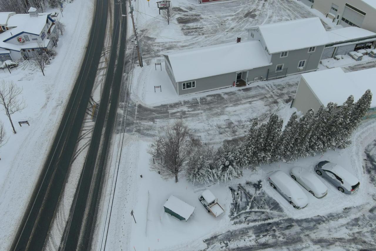Colonial Motel นอร์ทคอนเวย์ ภายนอก รูปภาพ