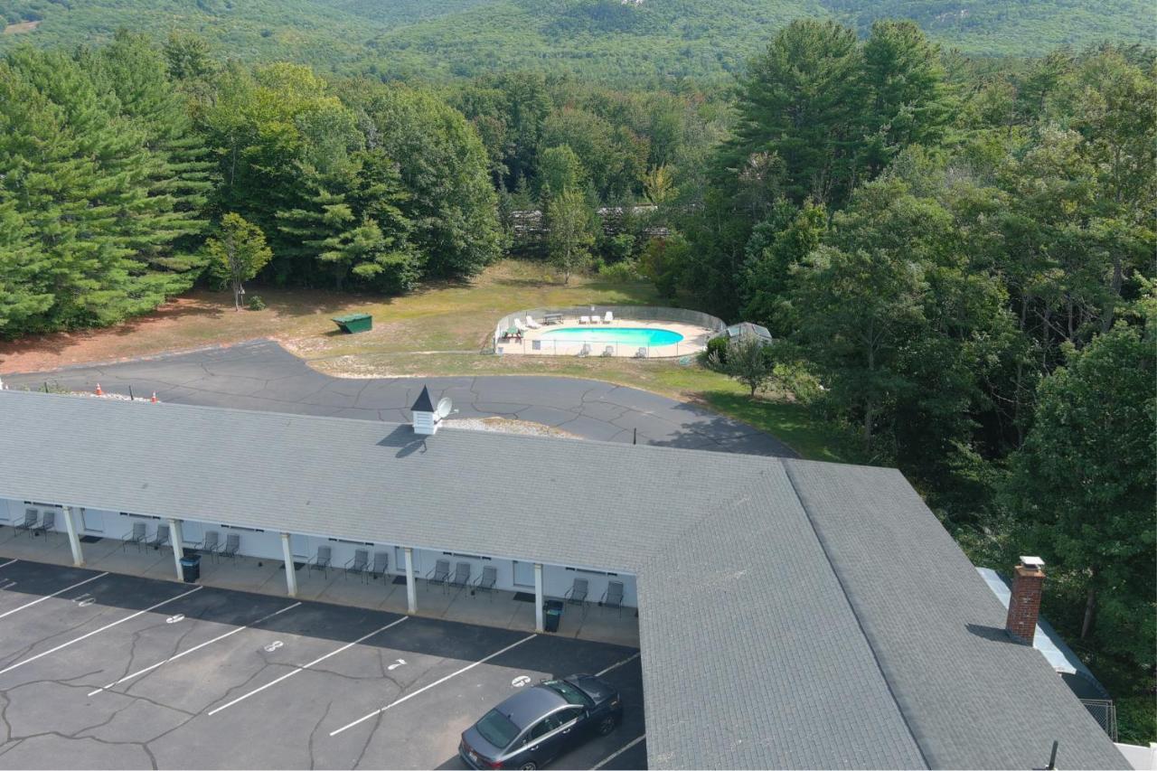 Colonial Motel นอร์ทคอนเวย์ ภายนอก รูปภาพ