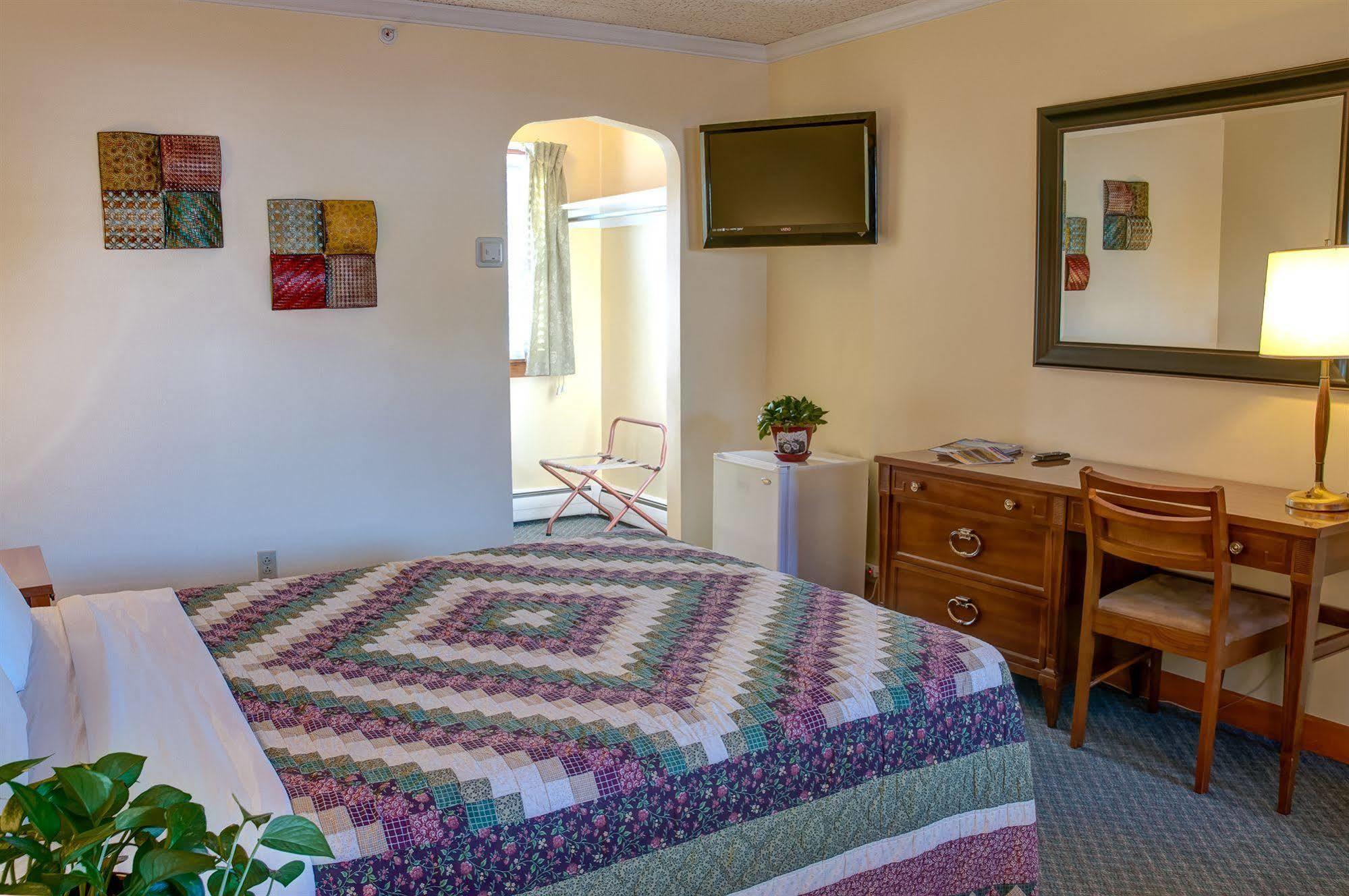 Colonial Motel นอร์ทคอนเวย์ ภายนอก รูปภาพ